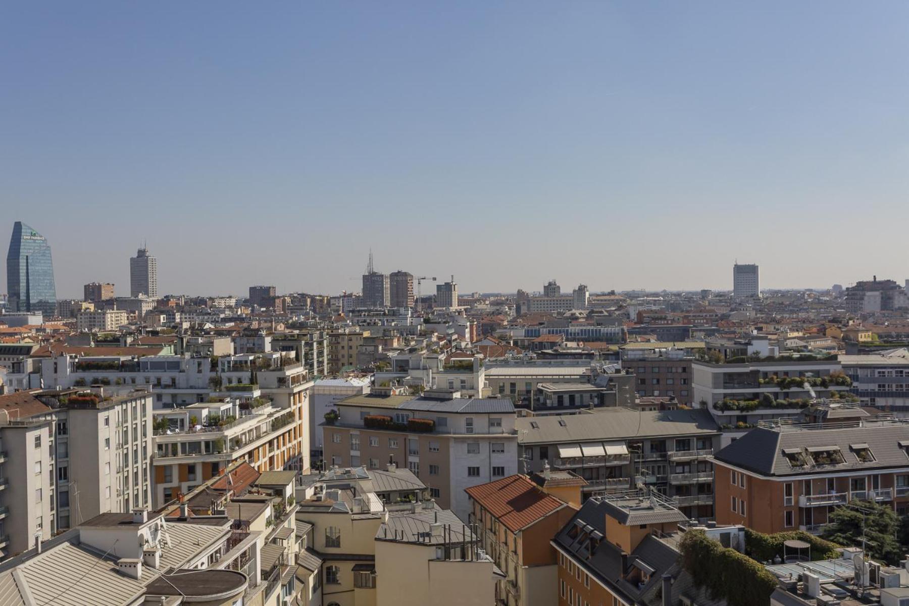Skyline View Biancamano 1 Bdr With Balcony By Rentopolis * Milán