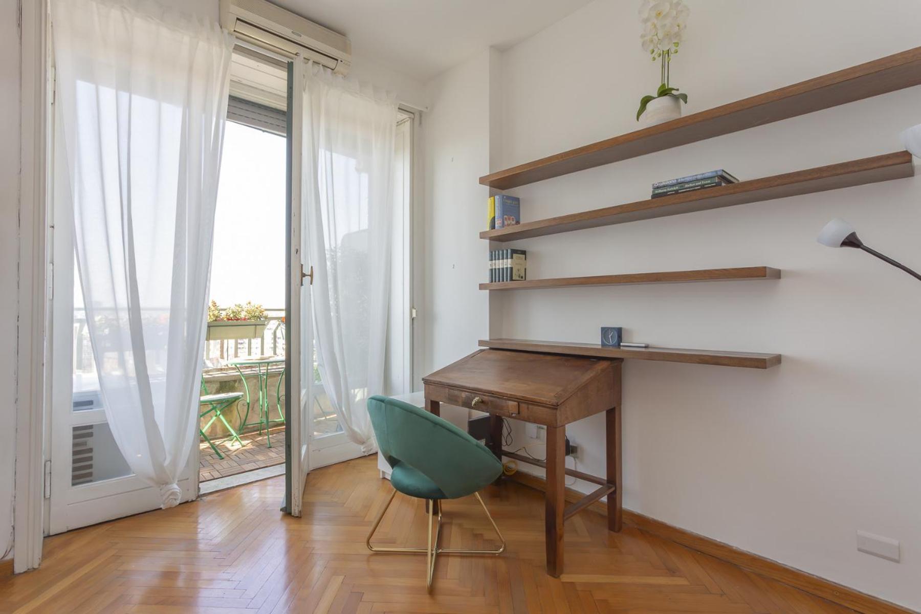 Skyline View Biancamano 1 Bdr With Balcony By Rentopolis Appartement Milan